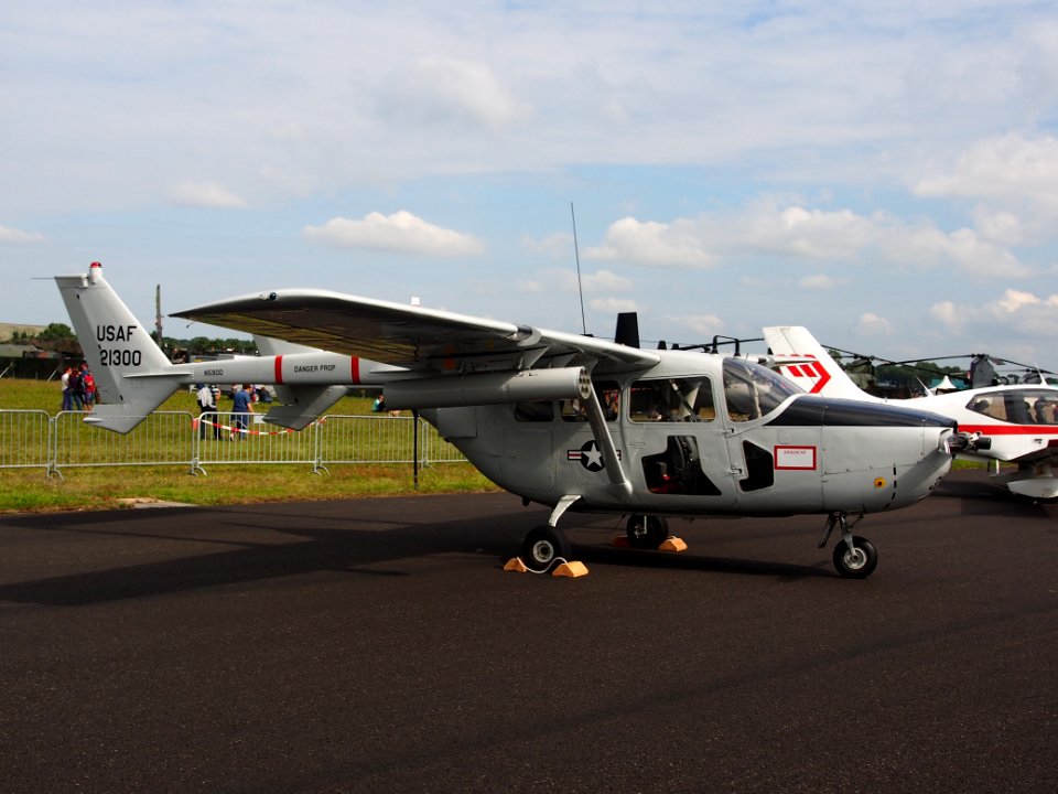 67-21300_Cessna_O-2A_Skymaster,_pic4