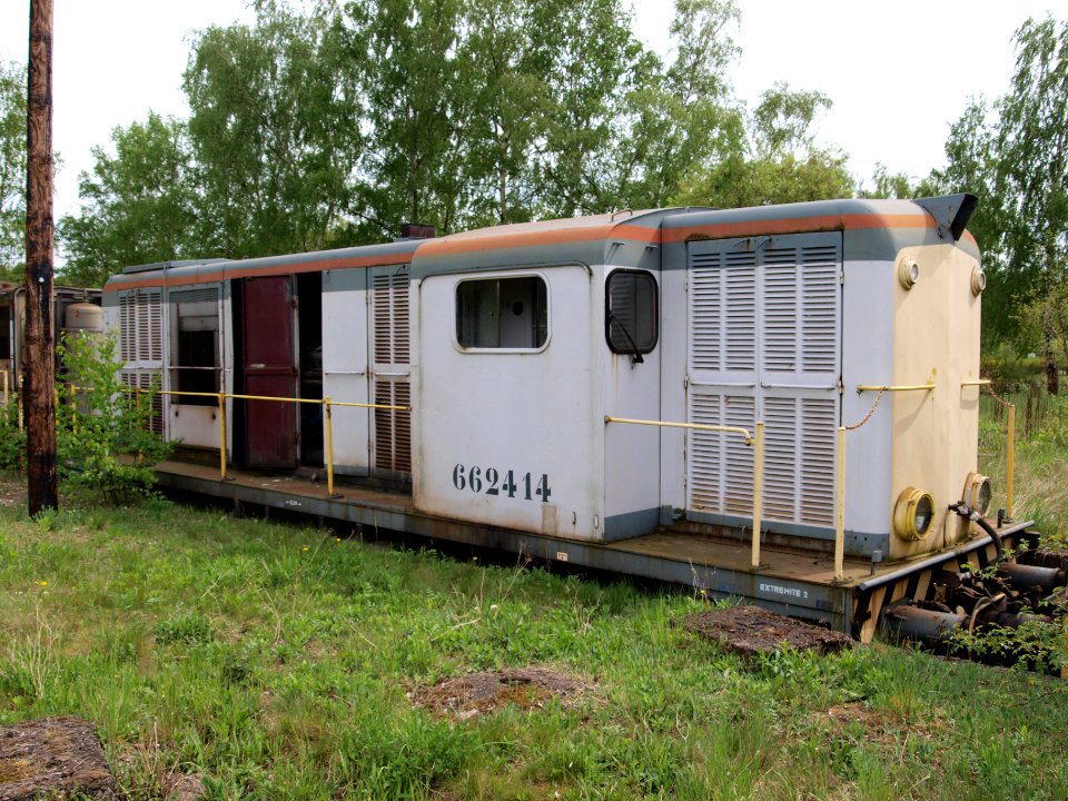 662414_diesel_locomotive_at_Petite-Rosselle_p2