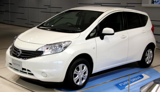 2nd_generation_Nissan_Note