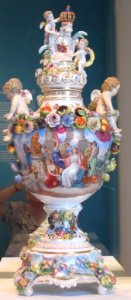 3-part_vase,_c._1875-90,_Carl_Thieme,_porcelain,_Honolulu_Museum_of_Art