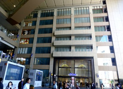 2nd_floor_entrance_of_JR_OSAKA_MITSUKOSHI_ISETAN