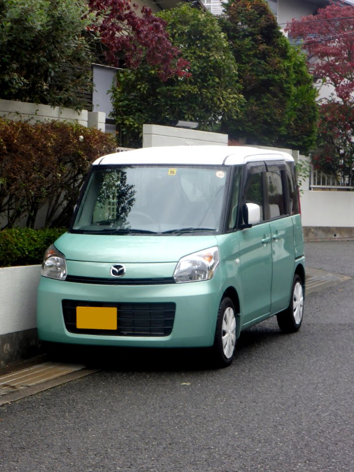2nd_generation_Mazda_Flair_Wagon_XS_front