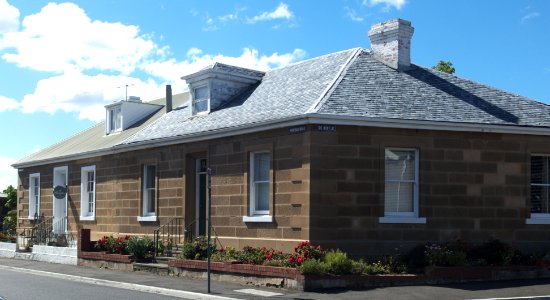 68_Hampden_Road_20171118-004