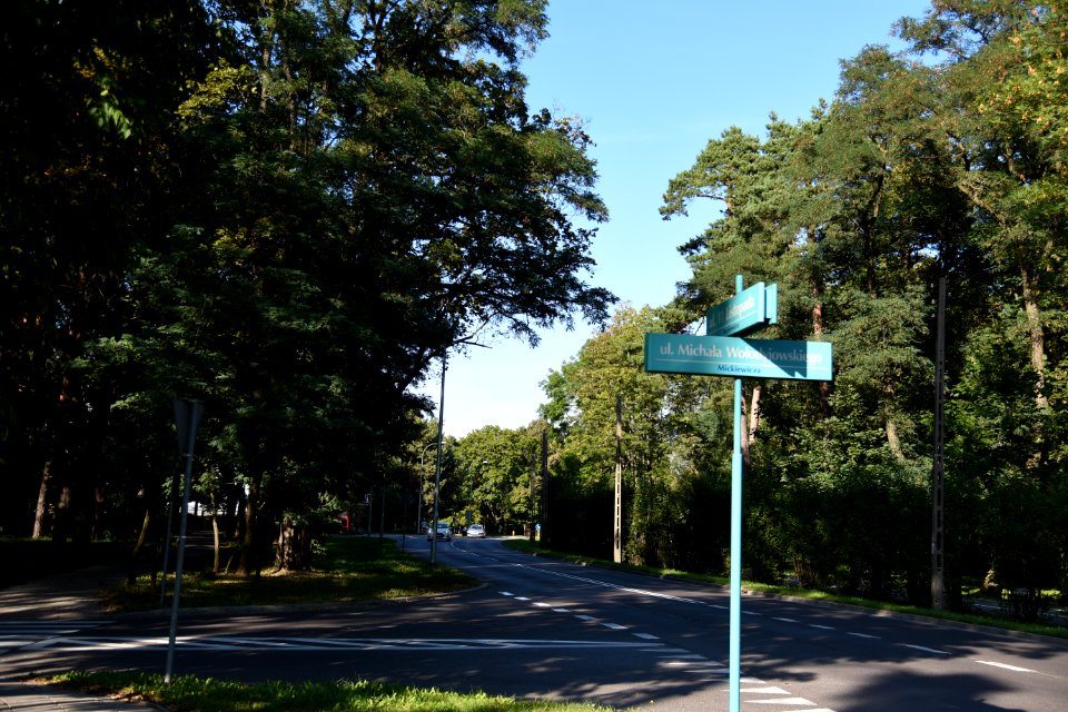 6439_Intersection_of_11_Listopada_Street_and_Michała_Wołodyjowskiego_Street_Bialystok