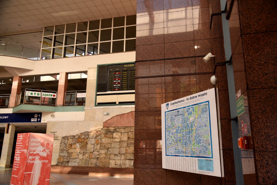 6596_Main_Train_Station_in_Częstochowa
