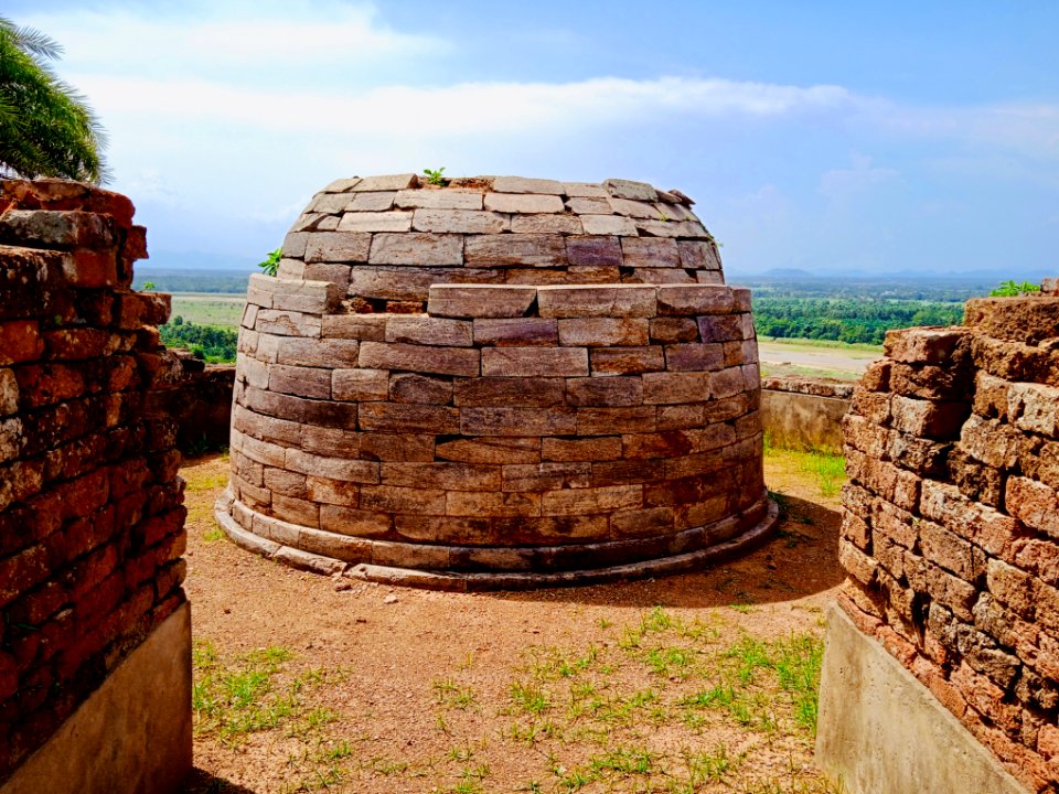 2nd_century_BCE_to_8th_century_CE_Salihundam_Buddhist_site,_Andhra_Pradesh_-_05