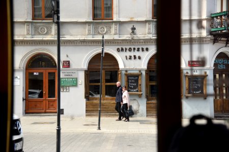 65_Piotrkowska_Street_in_Łódź_chlopska_izba
