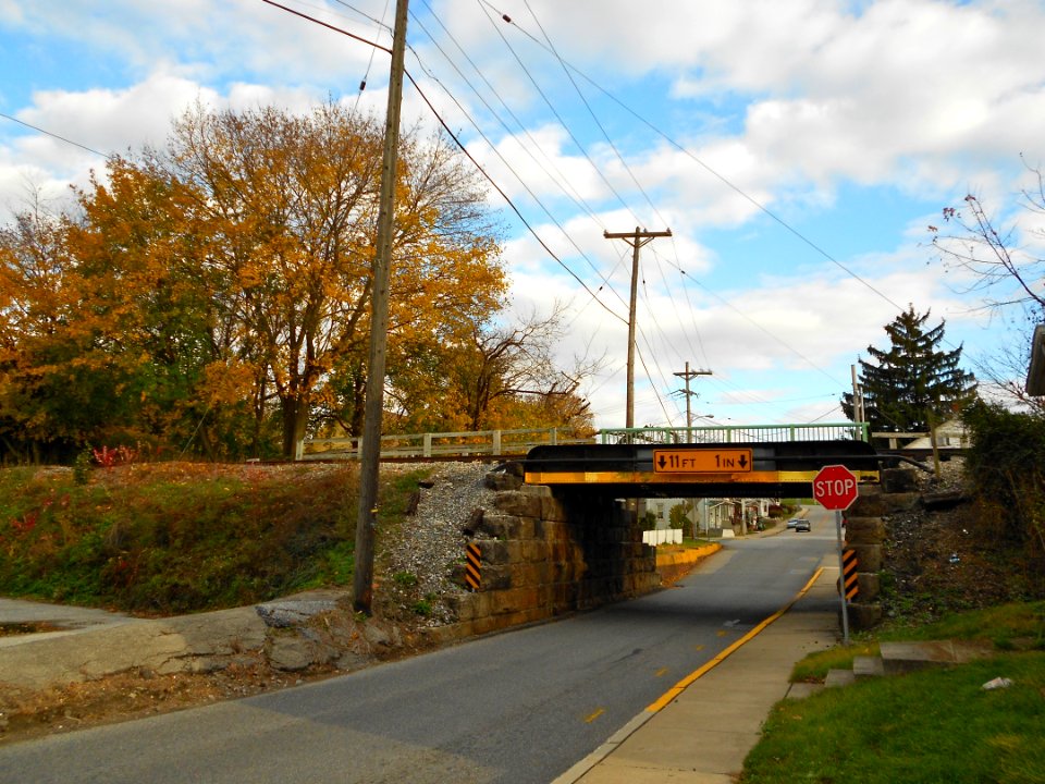 7_Valleys_PA_RR_bridge_from_S
