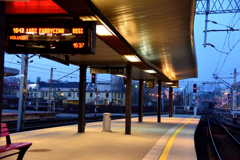 6658_Main_train_station_in_Częstochowa_November_2019