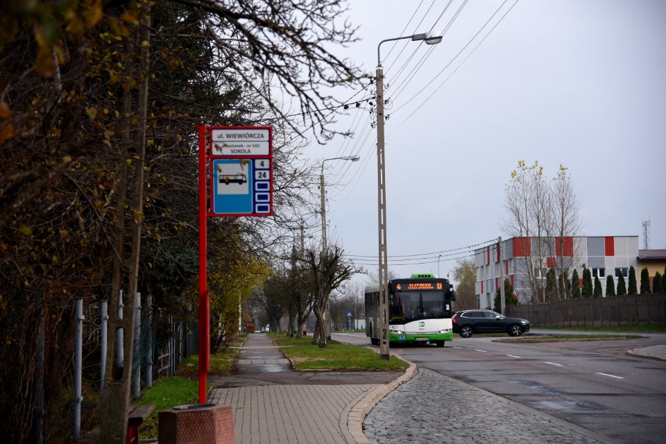 6755_Wiewiórcza_Street_in_Białystok_November_2019_KPK_bus