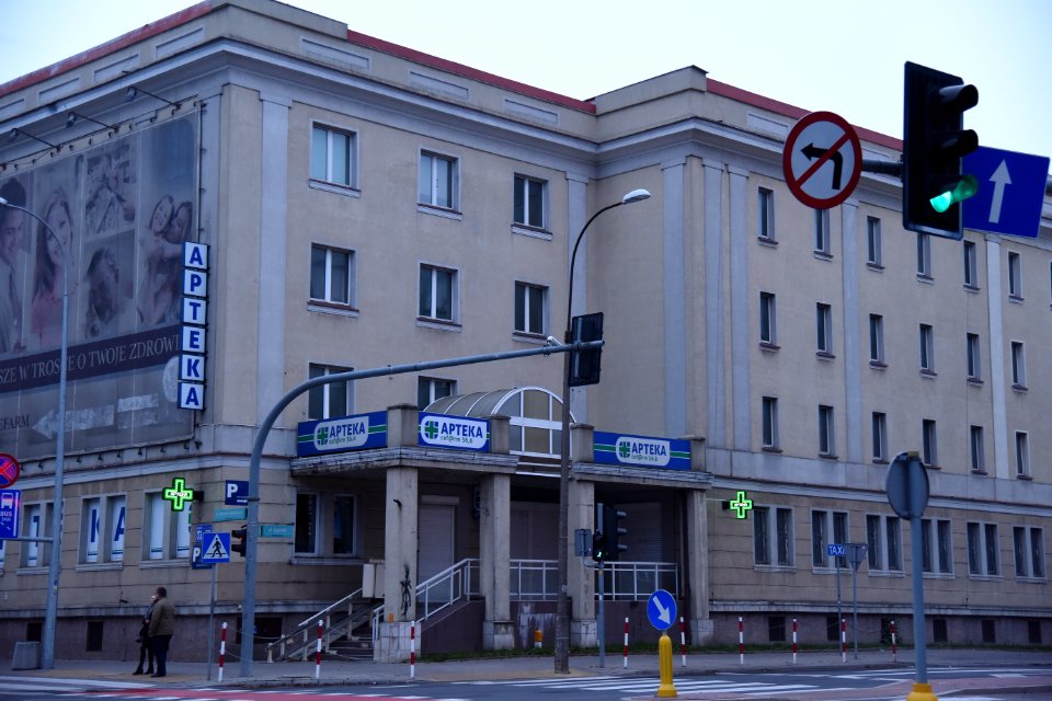 6815_Intersection_of_Sienkiewicza_and_Jagienka_streets,_Bialystok._November_2019