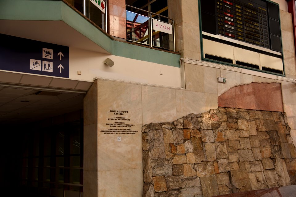 6594_Main_Train_Station_in_Częstochowa