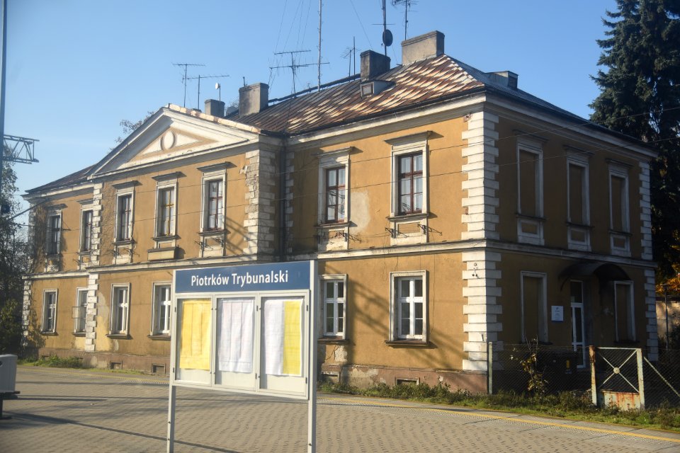 6579_Piotrkow_Trybunalski_railway_station