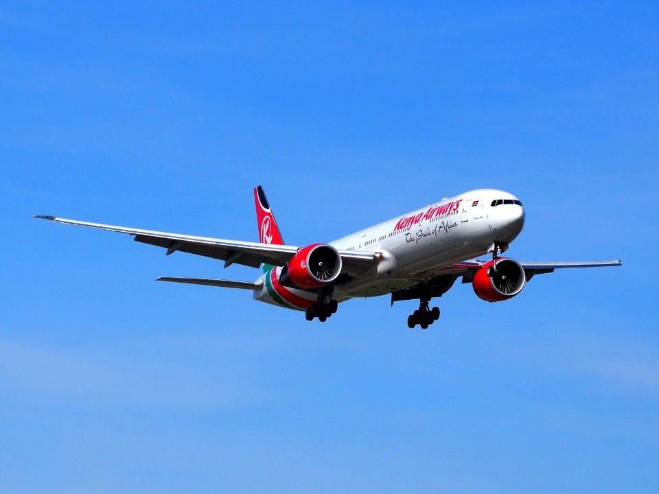 5Y-KZY_Kenya_Airways_Boeing_777-36N(ER)_-_cn_41819_landing_at_Schiphol,_pic1