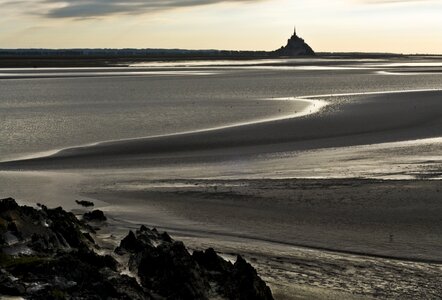 Mont saint michel beach evening