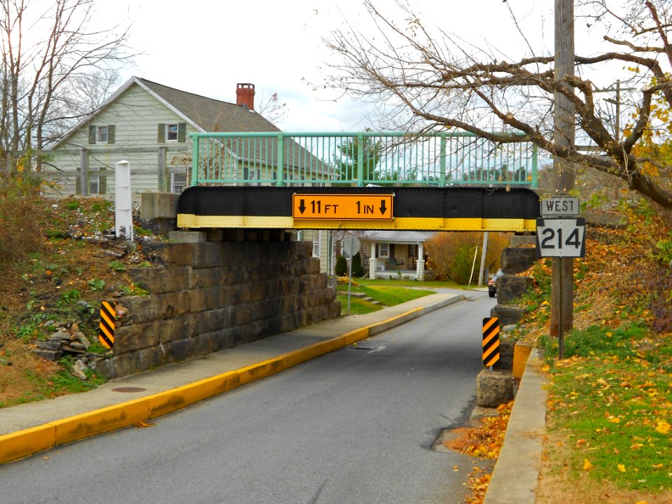 7_Valleys_PA_RR_bridge_from_N