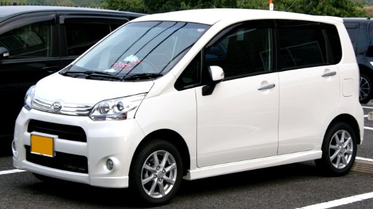 5th_generation_Daihatsu_Move_Custom_X photo