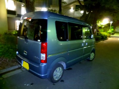 5th_generation_SUZUKI_EVERY_WAGON_at_night_rear