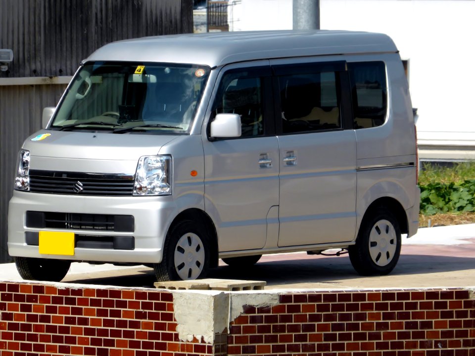 5th_generation_Suzuki_EVERY_WAGON_front