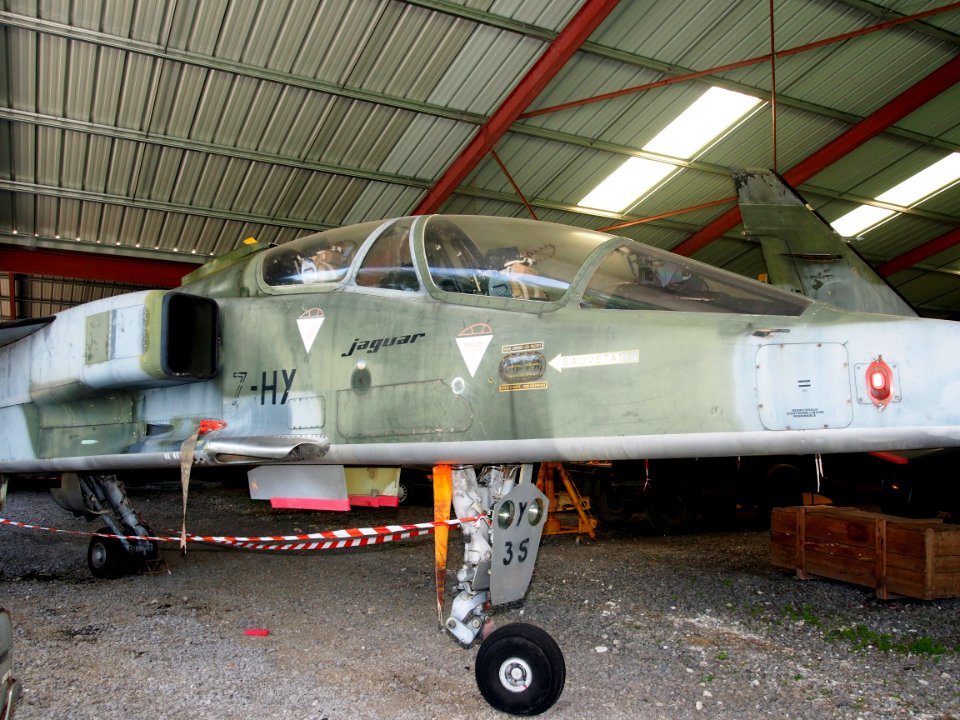 7-HY_SEPECAT_Jaguar_E_Musée_de_l'Epopée_de_l'Industrie_et_de_l'Aéronautique,_pic4