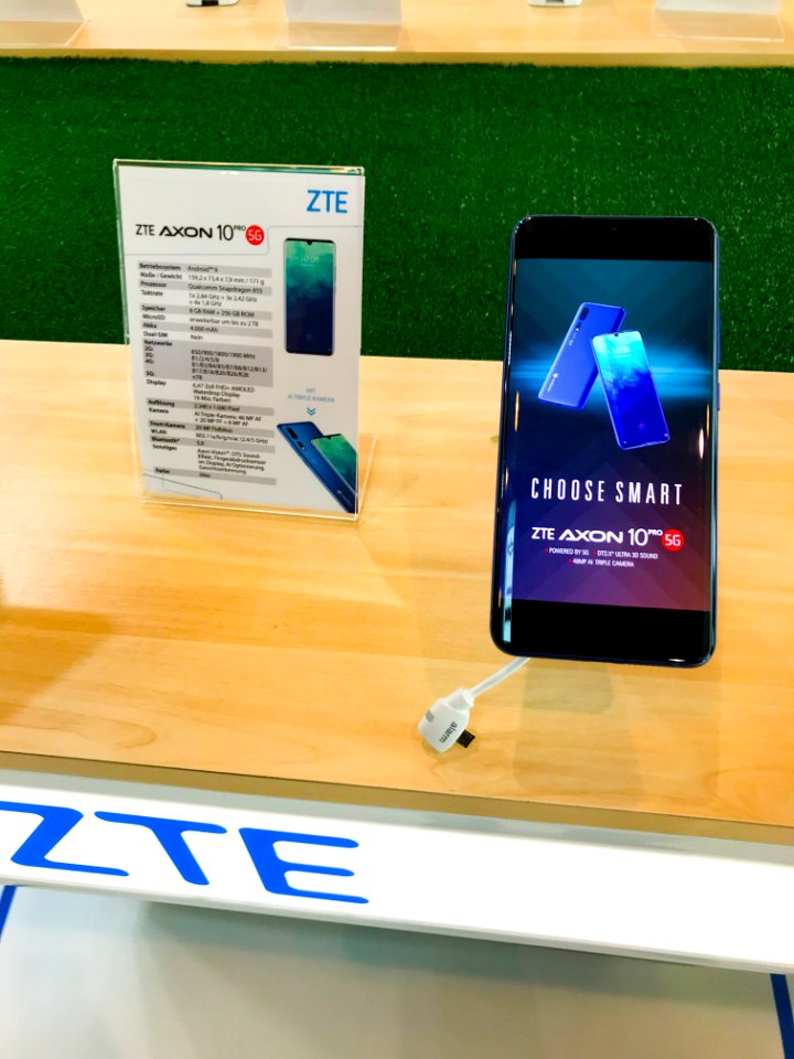 5G_phone_-_ZTE_Axon_10_Pro_5G_(2)