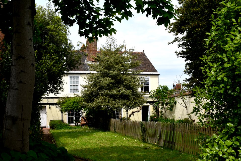 6_And_8,_Alphington_Road