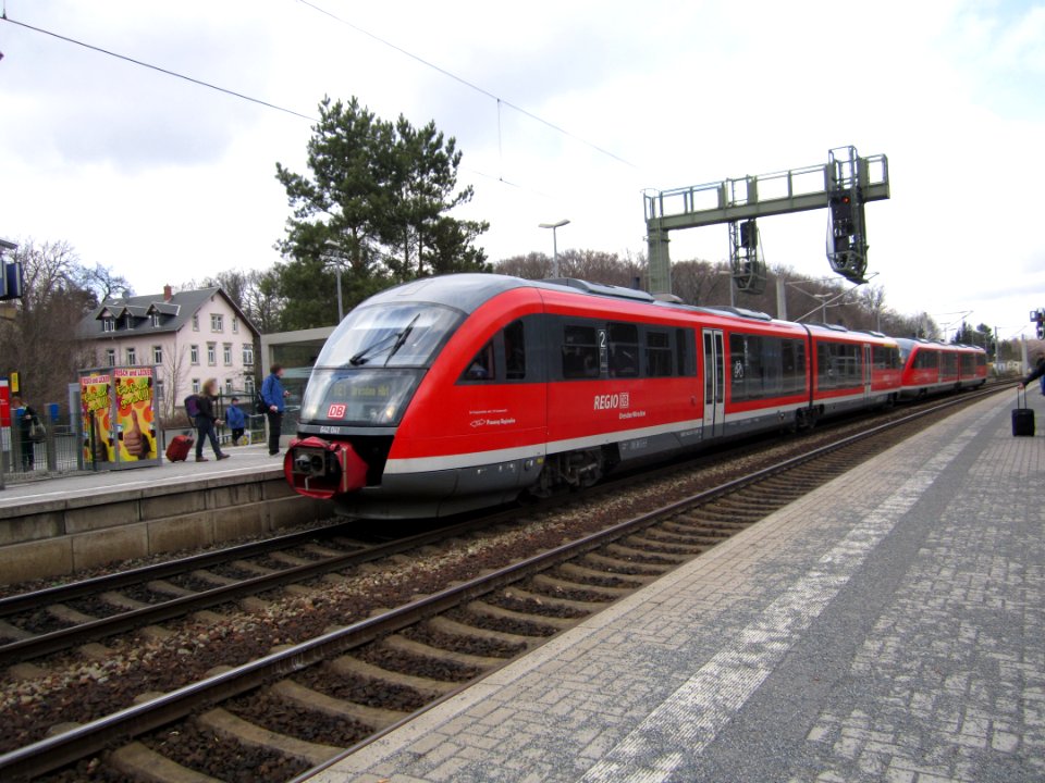 642_041_und_642_033_in_Dresden-Klotzsche