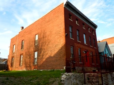 636_w_3rd_Davenport_IA_Q