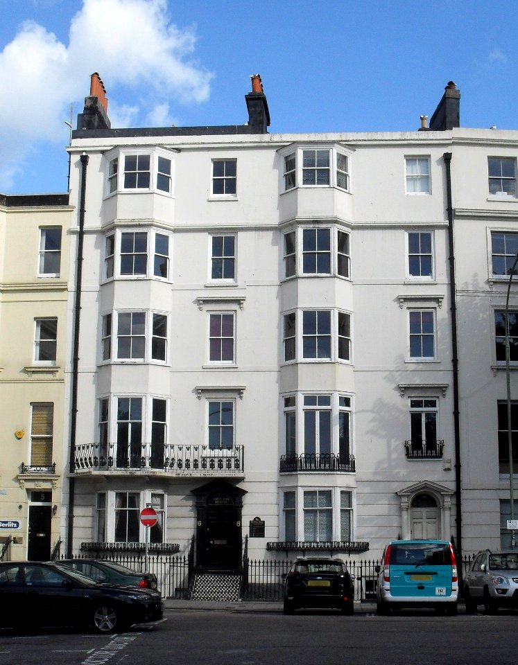 6_and_7_Old_Steine,_Brighton_(NHLE_Code_1380646)_(August_2010)
