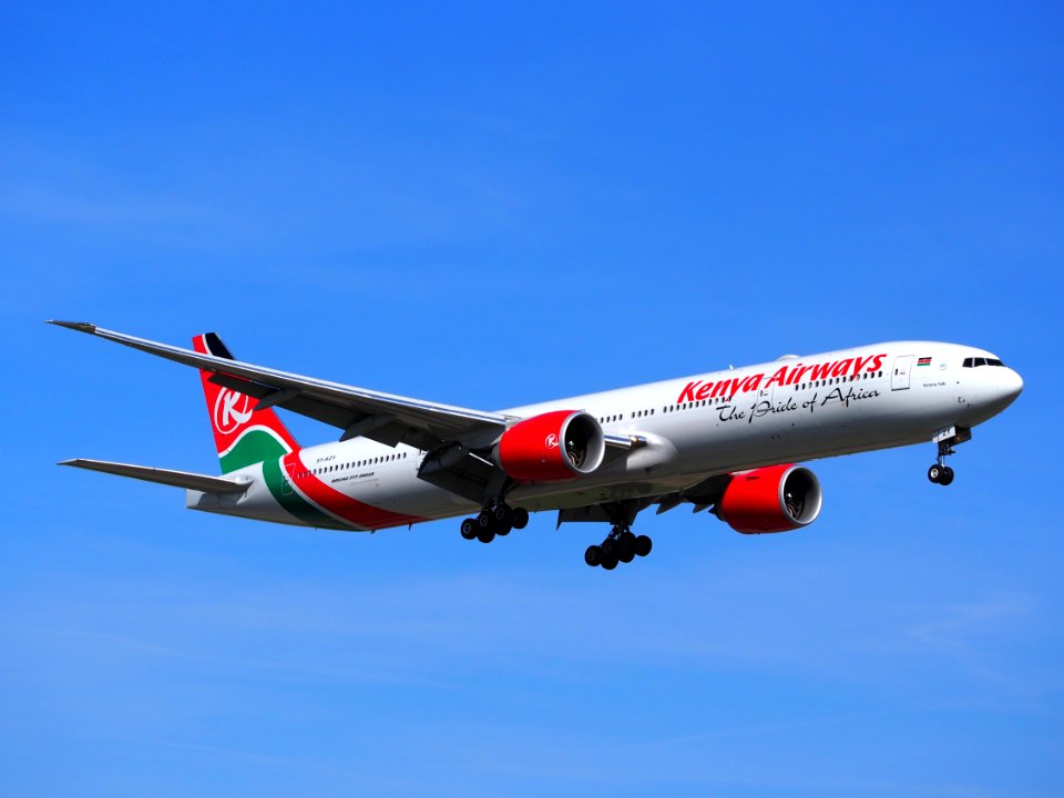 5Y-KZY_Kenya_Airways_Boeing_777-36N(ER)_-_cn_41819_landing_at_Schiphol,_pic3