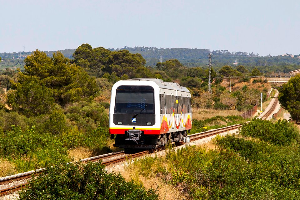 61-39,_Spain,_Balearic_Islands,_Majorca,_Sineu_-_Enllaç_stretch_(Trainpix_158503)