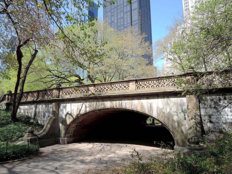 61st_St_arch_Central_Park_jeh