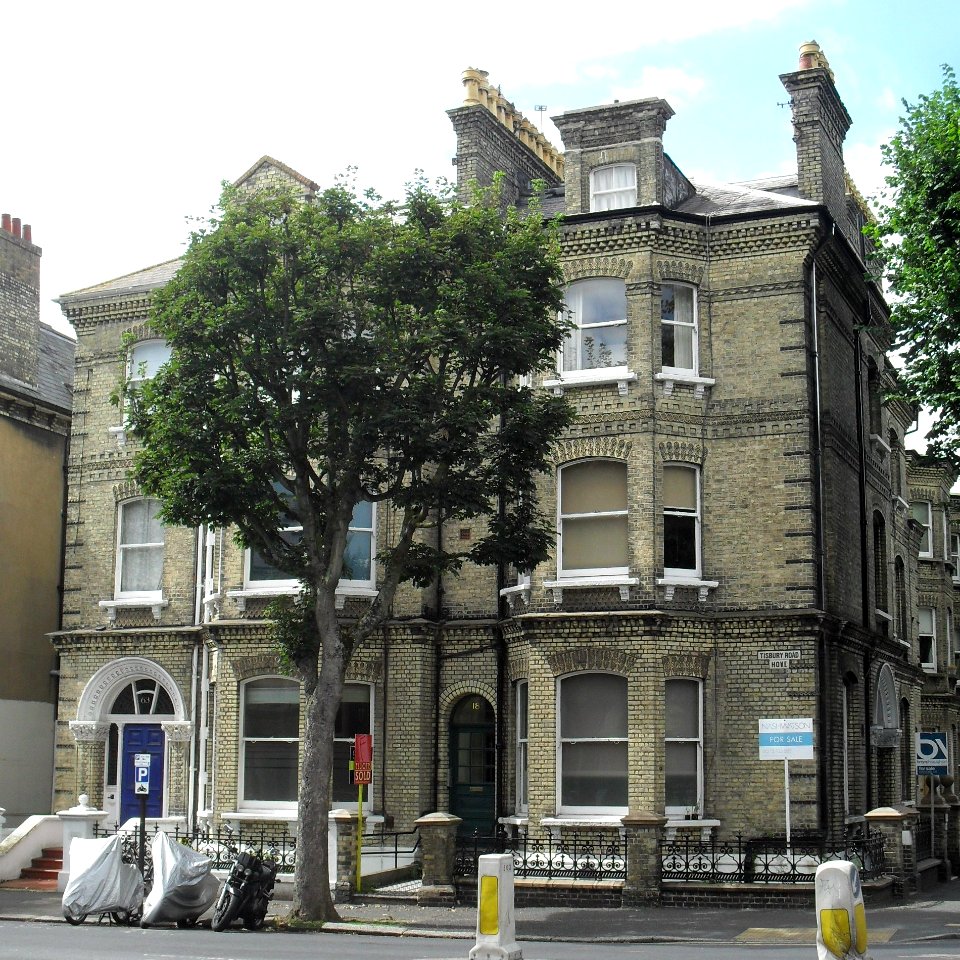 63_Tisbury_Road_and_18_Eaton_Road,_Hove_(NHLE_Code_1280731)_(August_2010)