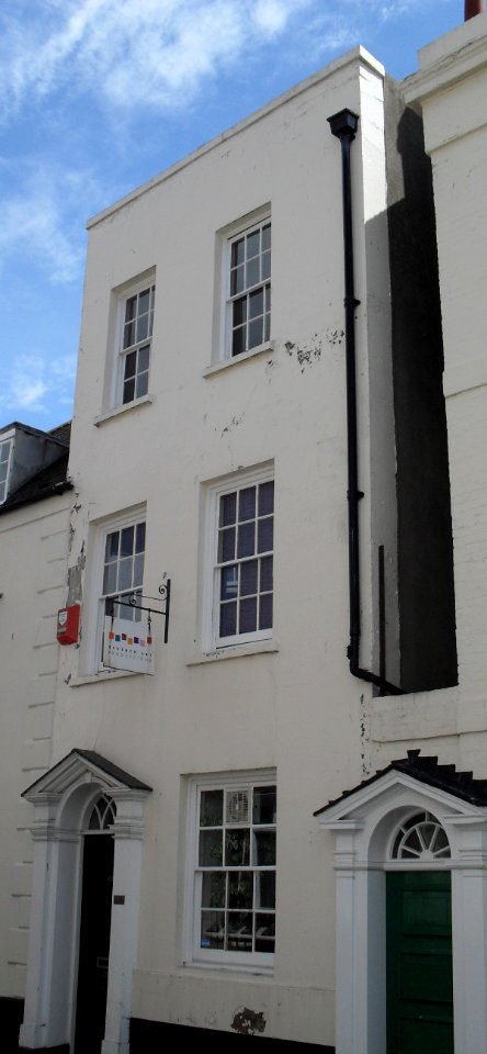 63_Ship_Street,_The_Lanes,_Brighton_(NHLE_Code_1380926)_(July_2010)