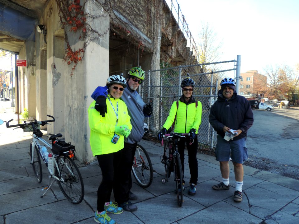 5BBC_at_SIRT_sta_Port_Richmond_Av_jeh