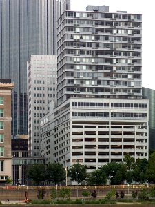 625_Stanwix_Tower,_Pittsburgh,_2015-06-17,_01