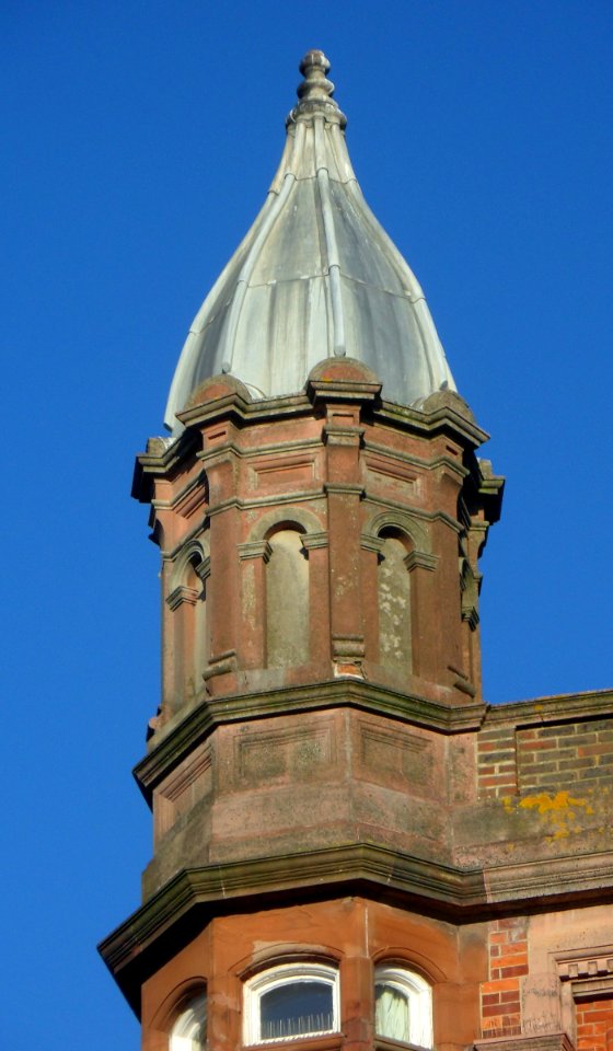 74–92_Church_Road,_Hove_(September_2013)_(Detail_of_Corner_Elevation)_(2)