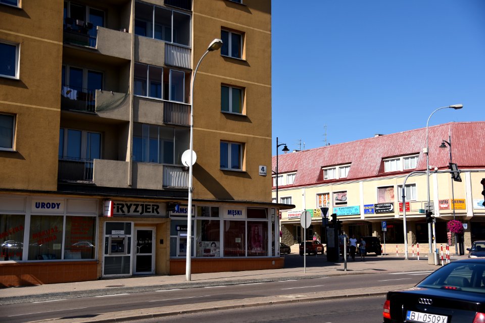 6352_August_2019_Intersection_of_Warszawska_and_Palacowa_streets,_Bialystok