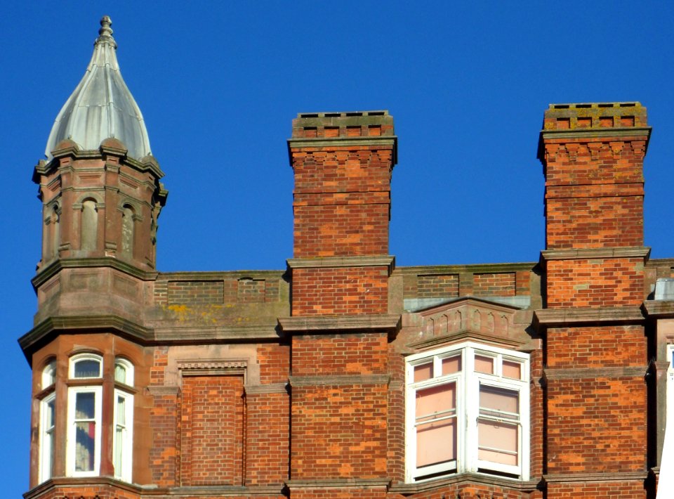 74–92_Church_Road,_Hove_(September_2013)_(Detail_of_Corner_Elevation)_(1)
