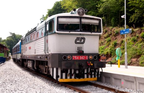 754_042-0,_Чехия,_Среднечешский_край,_станция_Йилове-у-Праги_(Trainpix_164910)