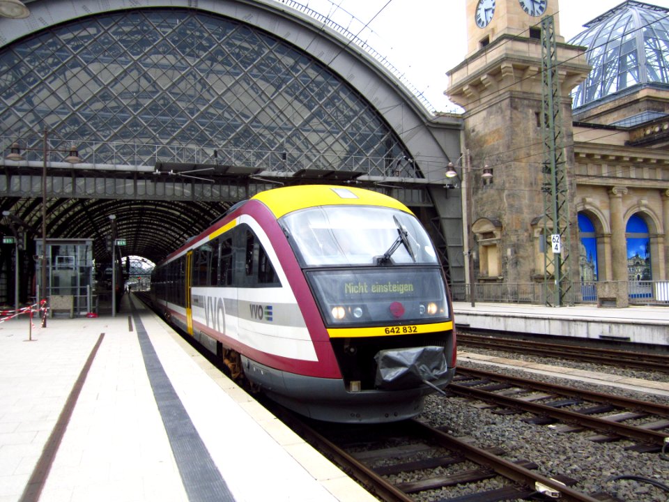 642_332_Dresden_Hauptbahnhof_(2)