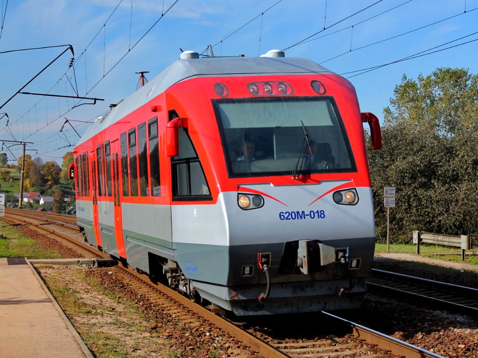 620М-018,_Литва,_Вильнюсский_уезд,_перегон_Лянтварис_-_Панеряй_(Trainpix_114041)