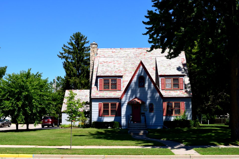 607_Main_Street,_Oconto,_WI