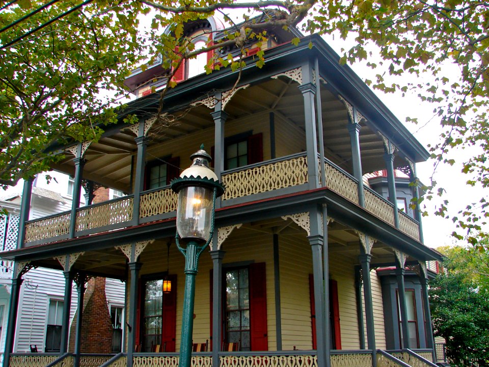 631_Columbia_CMHD