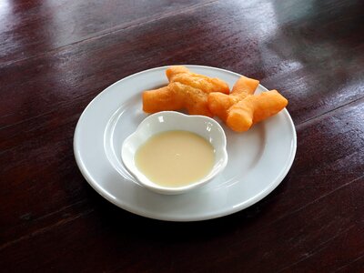 White plate sweets sweetened condensed milk