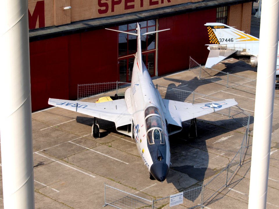 80265_Texans_McDonnell_F-101_Voodoo_pic2