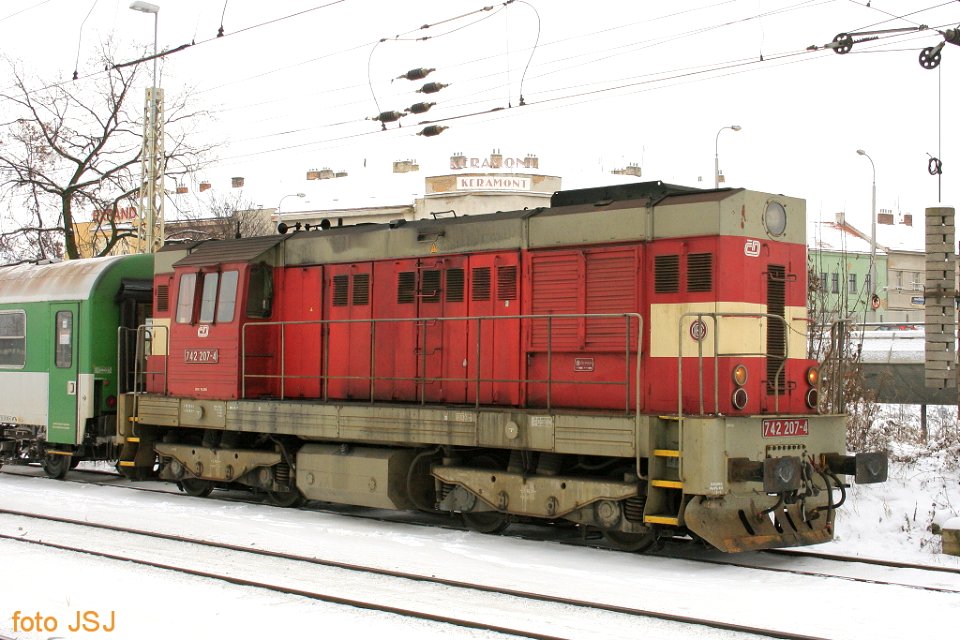 742_207-4,_Чехия,_Пльзеньский_край,_станция_Пльзень_главный_вокзал_(Trainpix_50421)
