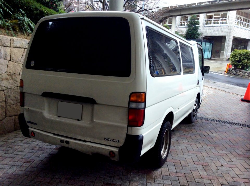 7th_generation_Toyota_DYNA_route_van_rear
