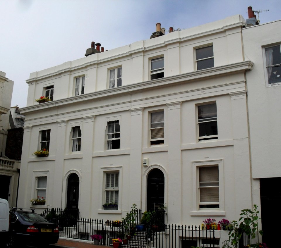 7–9_Lansdowne_Square,_Hove_(IoE_Code_365585)