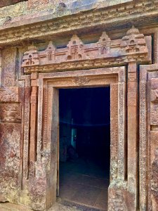 7th_century_Arka_Brahma_Temple,_Alampur_Navabrahma,_Telangana_India_-_14 photo